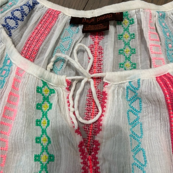 Anthropologie Payal Pratap White multi color embroidered top XS. Missing tassles - Picture 9 of 9
